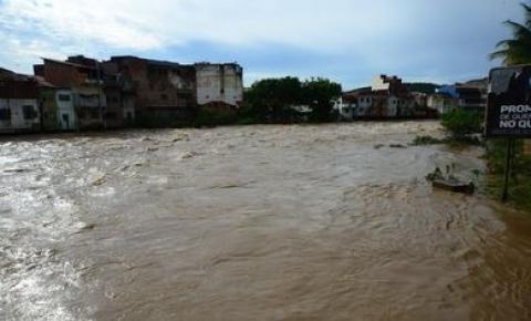 Chuva segue causando mortes e estragos em MG
